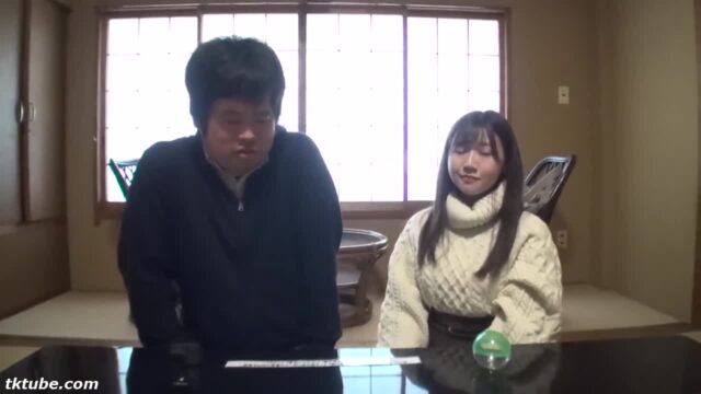 Vợ sếp đi công tác, nữ thư ký lén sang nhà đòi được bơm tinh đầy lồn