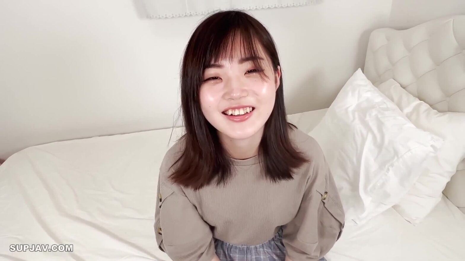 Sinh viên casting người mẫu bị nhiếp ảnh gia đụ lồn thử vai, bắn tinh chọn người